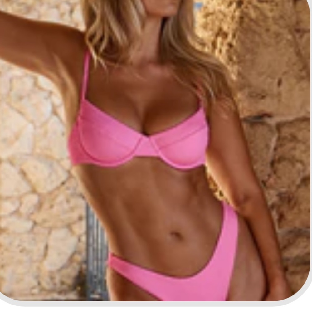 MONDAY SWIMWEAR NEVER WORN XL TOP